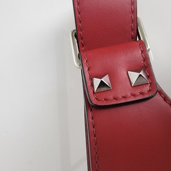 Valantino Garavani VLTN Smooth Leather Belt Bag with Rockstud Detail - Picture 9 of 10